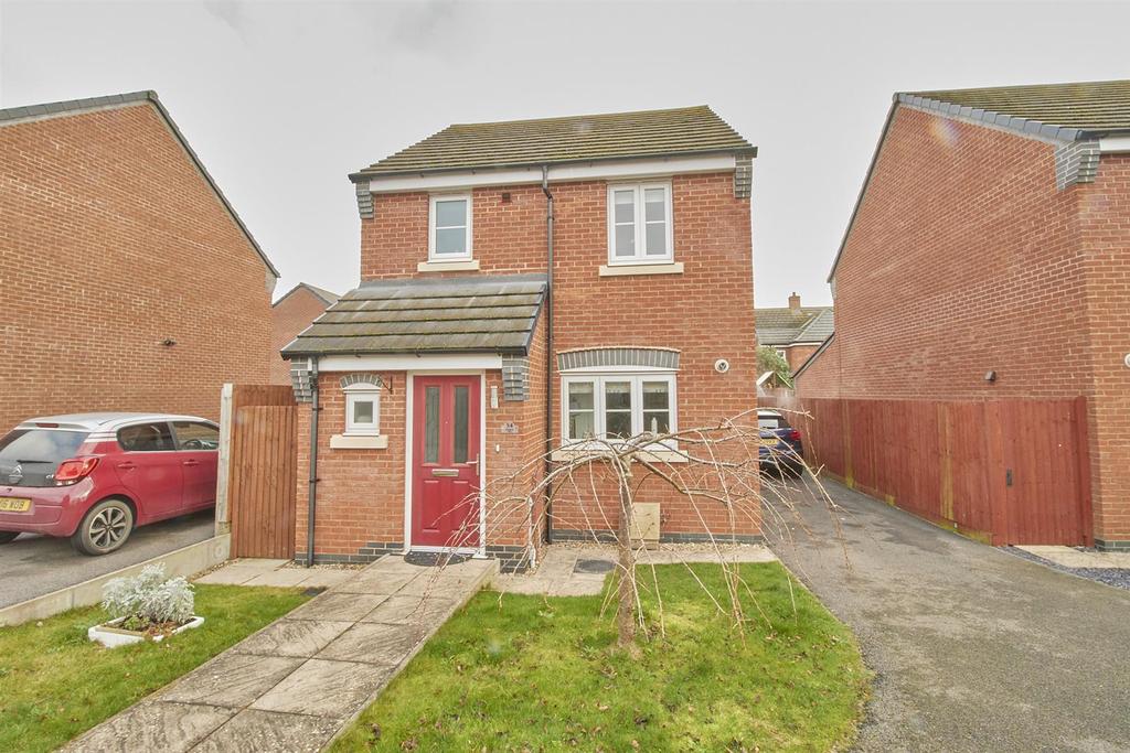 Kinross Way, Hinckley 3 bed detached house £280,000