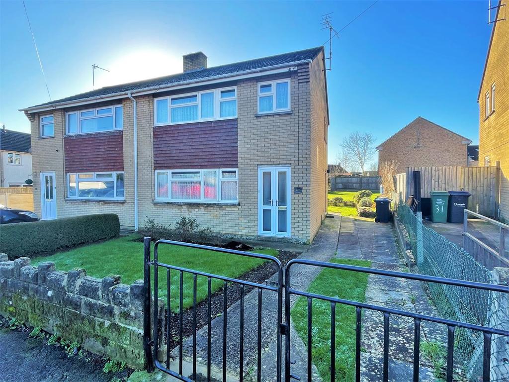 Brook Street, Chippenham 3 bed semidetached house £225,000