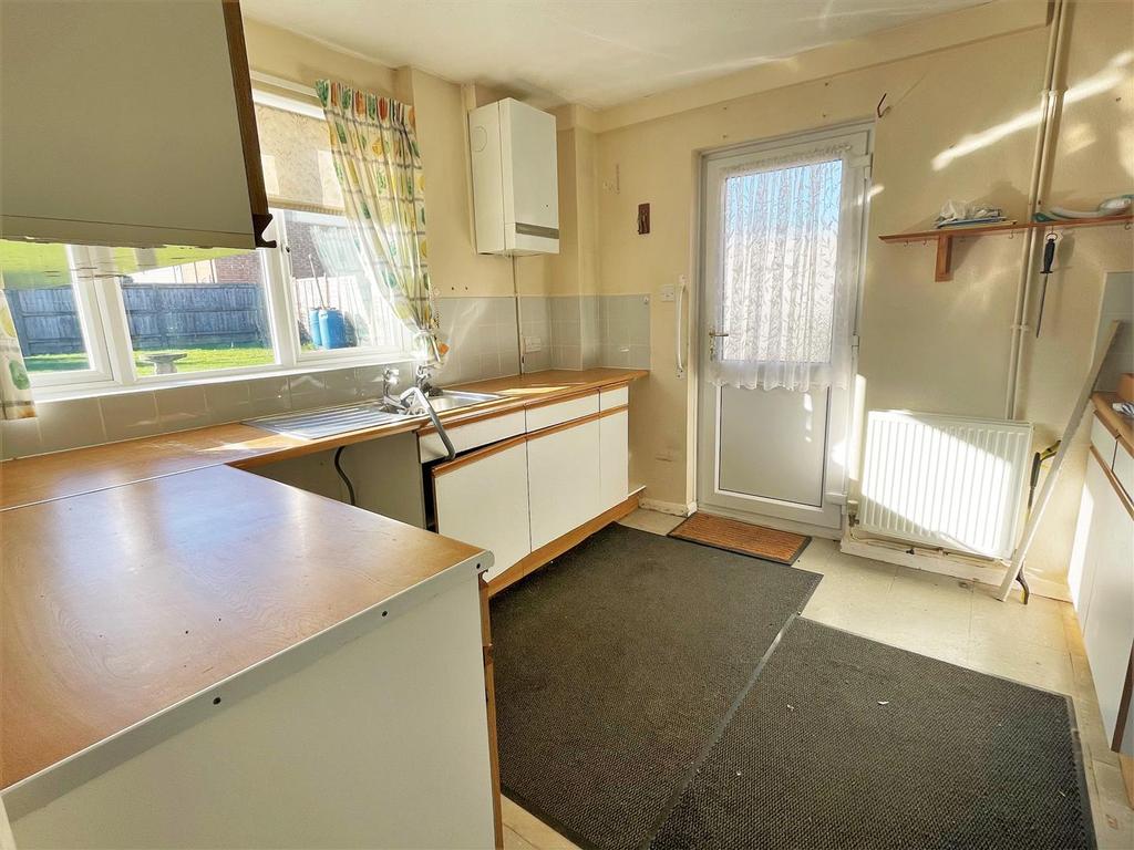 Brook Street, Chippenham 3 bed semidetached house £225,000
