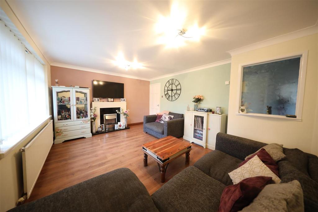 Foredyke Avenue, Hull 3 bed semidetached house £155,000