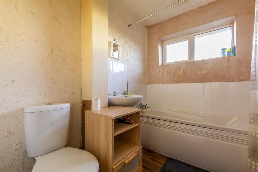Bathroom (2)-HDR copy.jpg