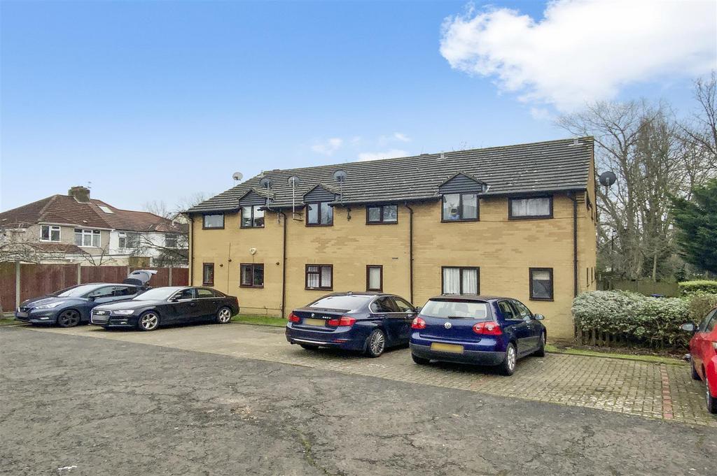 Elms Lane, Wembley 1 bed flat for sale £244,500