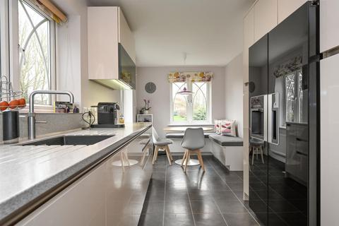 2 Weldon Drive, West Molesey, KT8 2NT