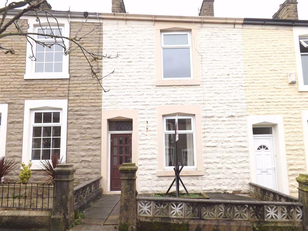 Avenue Parade, Accrington 2 bed terraced house £525 pcm (£121 pw)