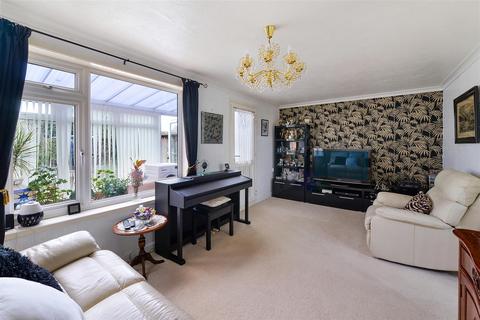10 Fuggles Close, Paddock Wood, Tonbridge, TN12 6EH
