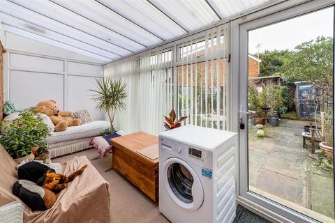 10 Fuggles Close, Paddock Wood, Tonbridge, TN12 6EH