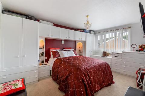 10 Fuggles Close, Paddock Wood, Tonbridge, TN12 6EH