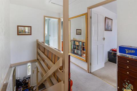 10 Fuggles Close, Paddock Wood, Tonbridge, TN12 6EH