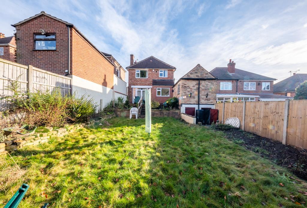 Imperial Avenue, Gedling, Nottingham 3 bed detached house £280,000