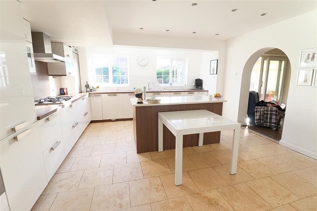 Wood View, Swanland 3 bed detached house £380,000