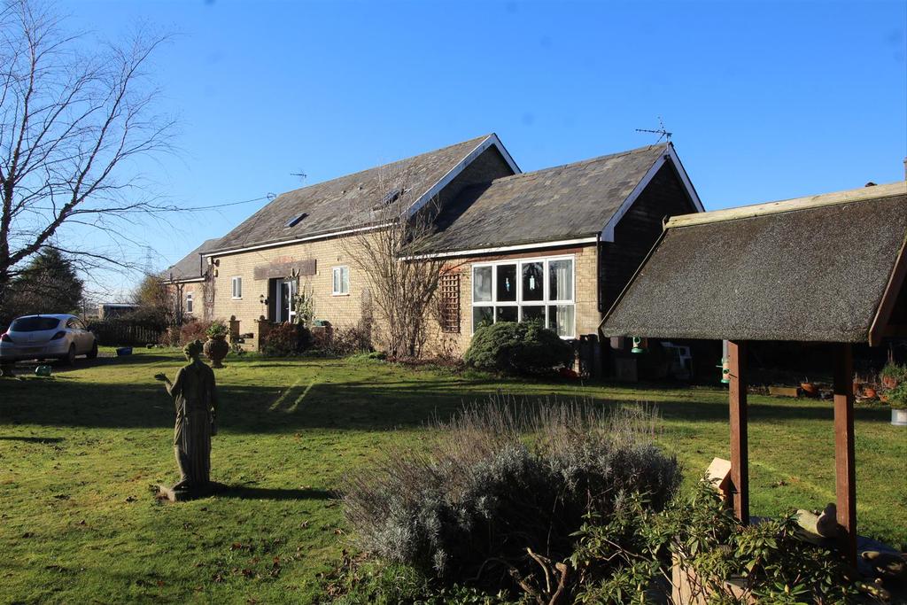 Eldernell Lane, Coates, Whittlesey. Peterborough 4 bed barn conversion