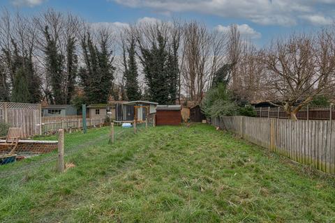 60 Miles Road, Epsom, KT19 9AD