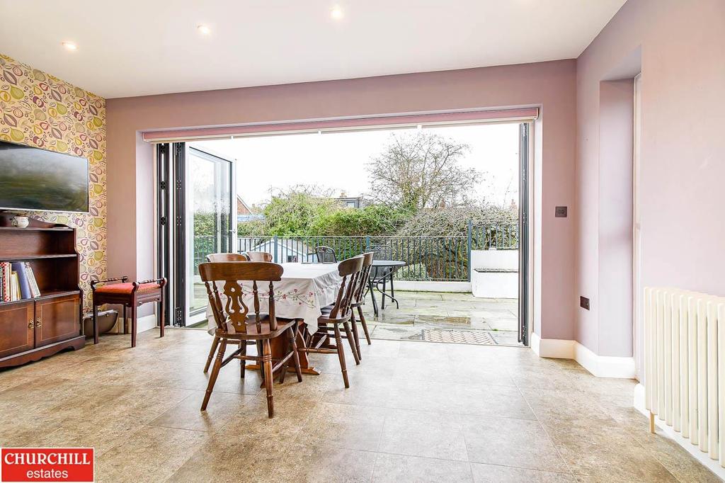 Dining area.jpg