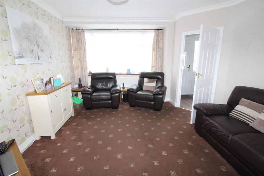 Goodwood Avenue, Enfield EN3 3 bed end of terrace house £1,650 pcm (£