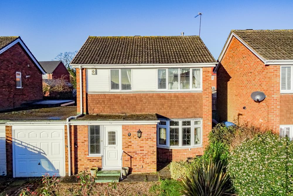 Blenheim Crescent, Broughton Astley... 3 bed detached house £279,000