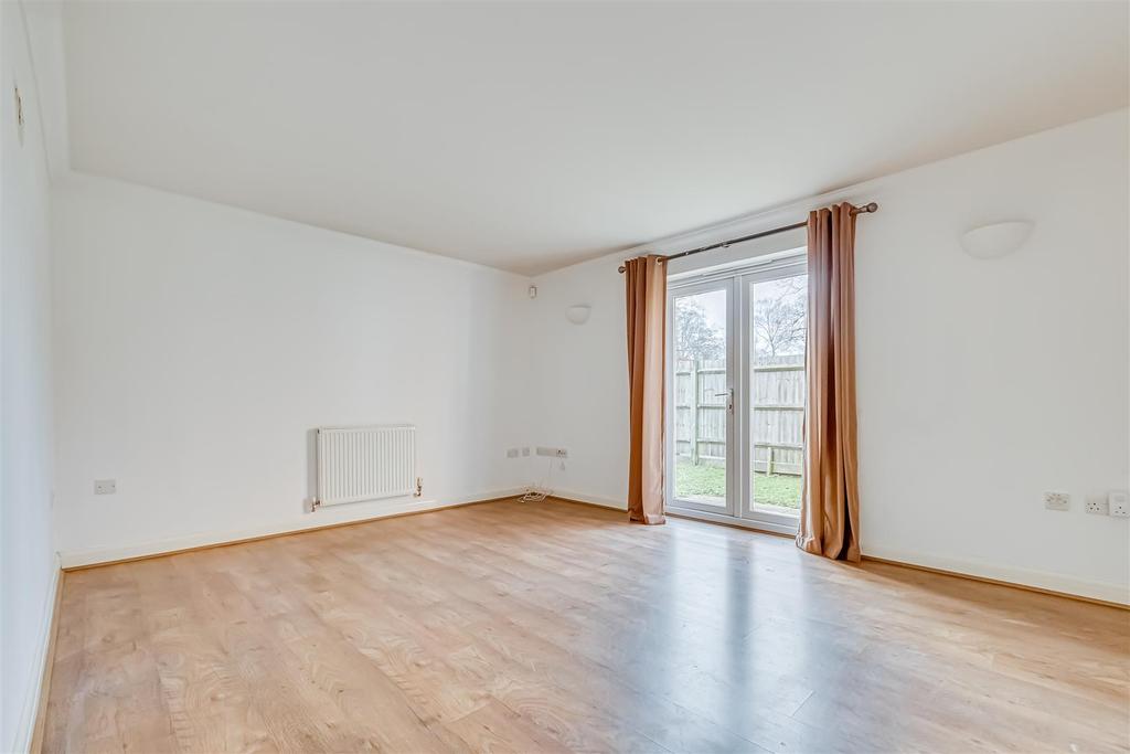 Wingfield Court, Banstead 2 bed apartment £350,000