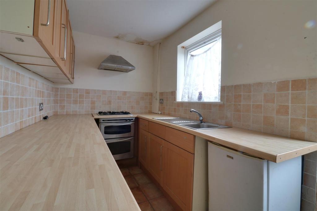 Feenan Highway, Tilbury 3 bed terraced house £270,000
