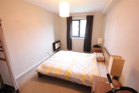 1 bedroom flat for sale - 162 Birchanger Road, London