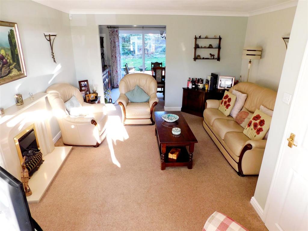Glendon Street, Stanley Common, Stanley Common 4 bed detached house £