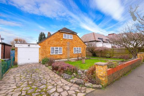 4 Orchard Drive, Theydon Bois, Epping, CM16 7DJ