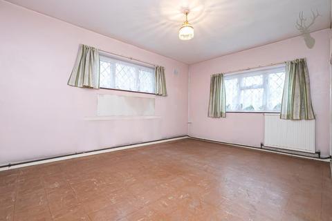 4 Orchard Drive, Theydon Bois, Epping, CM16 7DJ