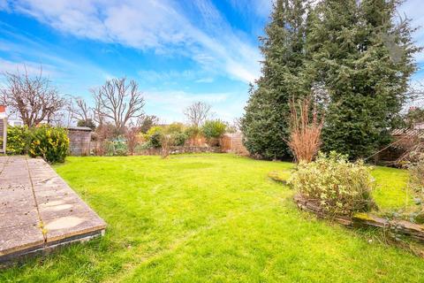 4 Orchard Drive, Theydon Bois, Epping, CM16 7DJ