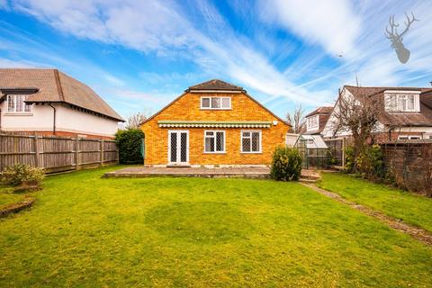 4 Orchard Drive, Theydon Bois, Epping, CM16 7DJ