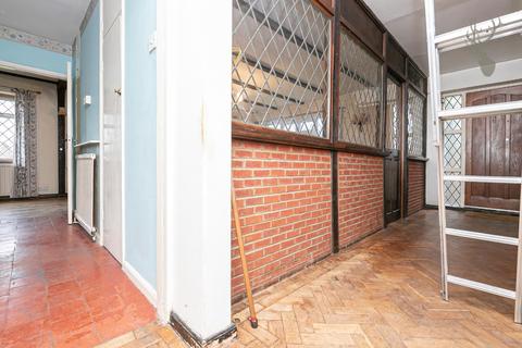 4 Orchard Drive, Theydon Bois, Epping, CM16 7DJ