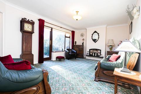 22 Hornbeam Road, Theydon Bois, Epping, CM16 7JX