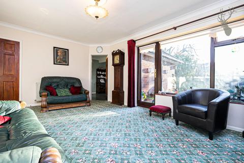 22 Hornbeam Road, Theydon Bois, Epping, CM16 7JX