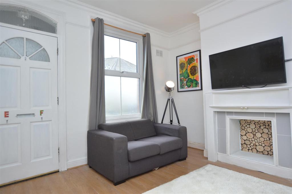 Cozens Road, NORWICH 3 bed terraced house £230,000