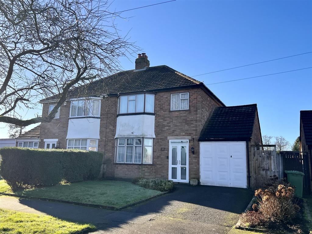 Coton Grove, Shirley, Solihull 3 bed semidetached house £300,000