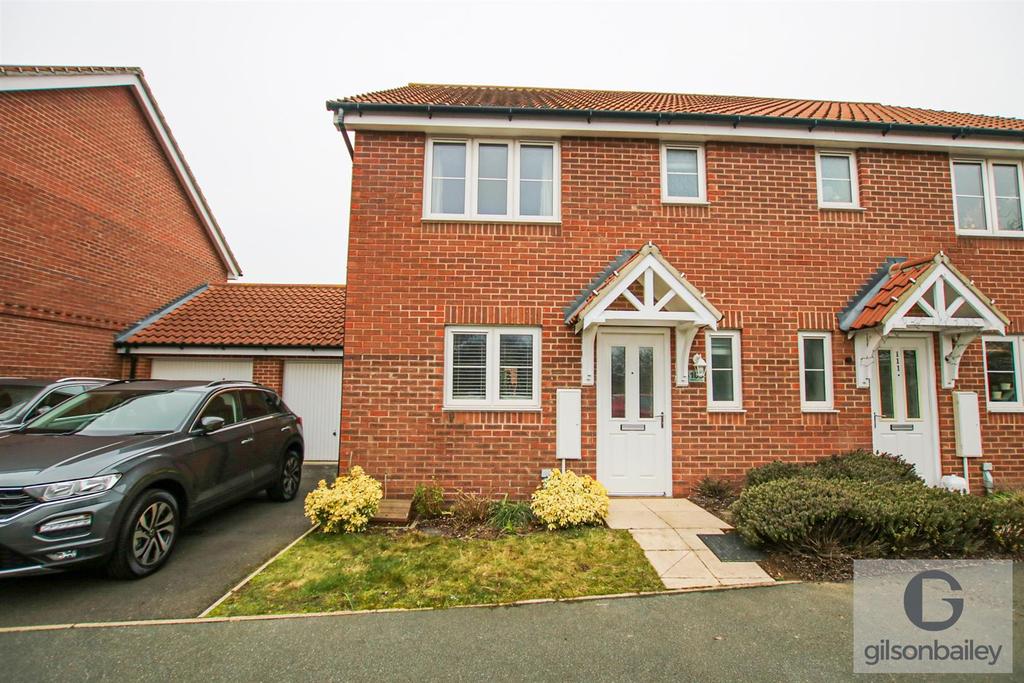 Willowcroft Way, Cringleford, Norwich 3 bed semidetached house £300,000