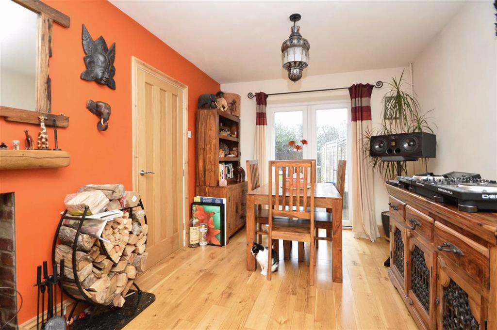 Sutton Way, Shrewsbury, Shropshire 2 bed end of terrace house £195,000