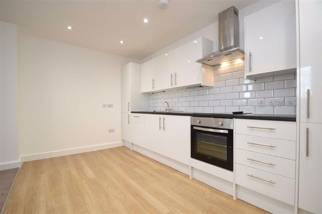 Abbey Foregate, Shrewsbury 2 bed apartment £750 pcm (£173 pw)