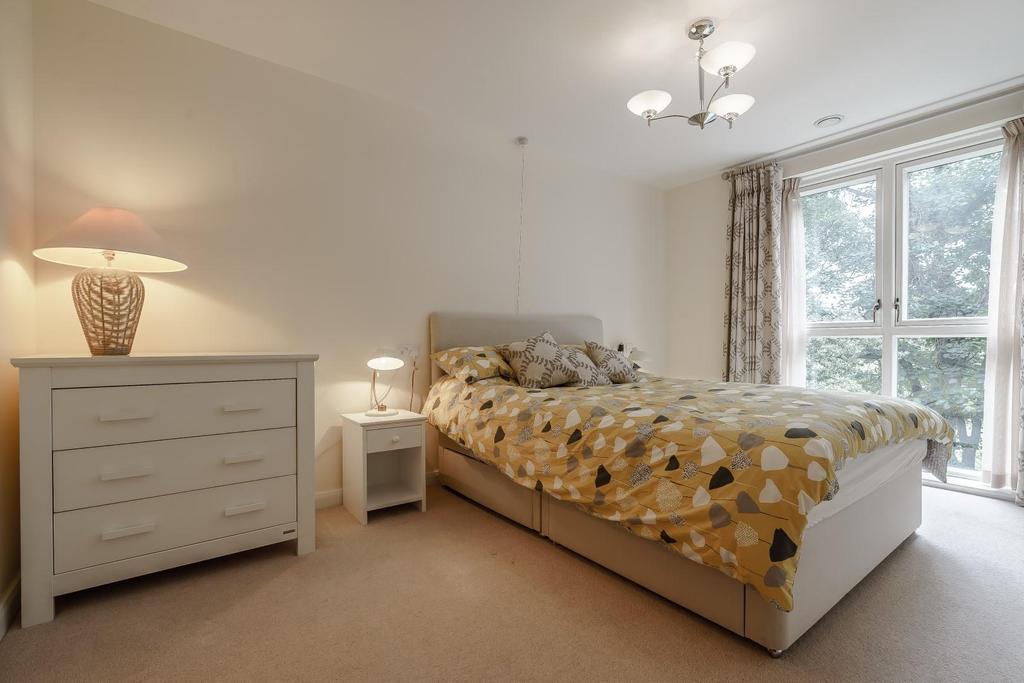Bedroom 2 (2).jpg