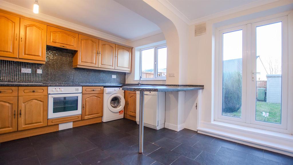 Newbury Avenue, York, YO24 4QQ 3 bed detached house £995 pcm