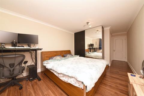 2 bedroom flat for sale - Willow Court, Woodside Grange Road, Woodside Park