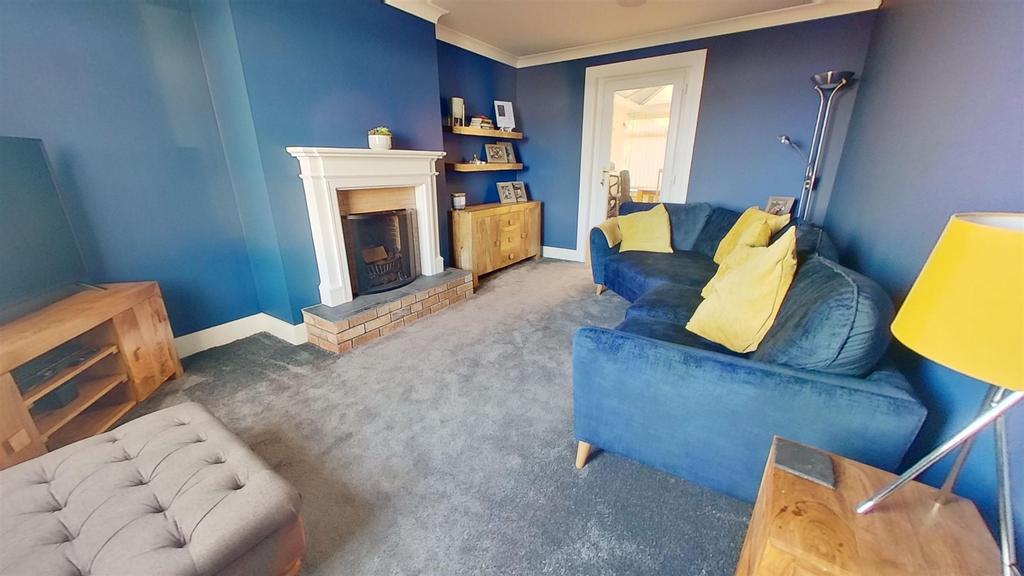 Millburn Road, Westfield, Bathgate 3 bed semidetached house £162,000