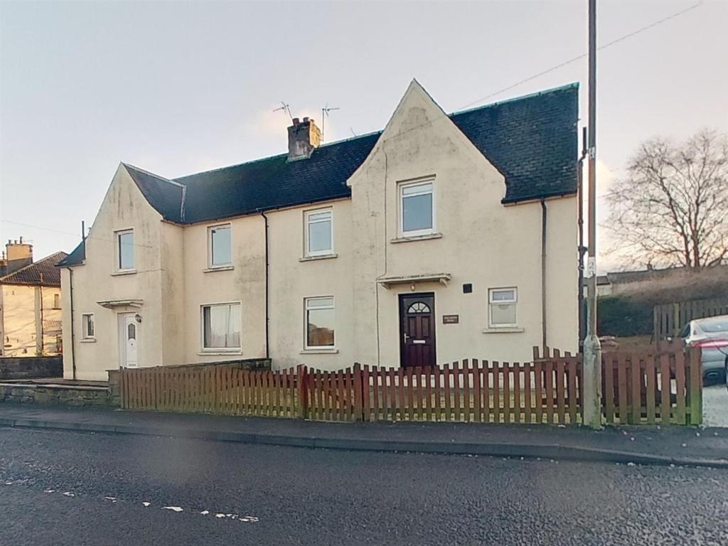 Millburn Road, Westfield, Bathgate 3 bed semidetached house £162,000