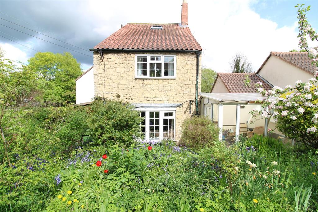 Well Bank, Aycliffe, Newton Aycliffe 2 bed detached house £218,000