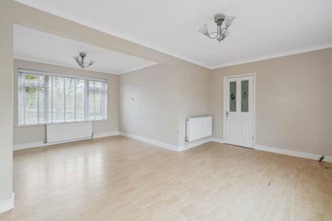 3 bedroom terraced house for sale, University Close, Bushey