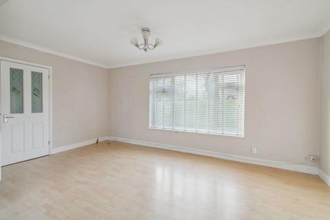 3 bedroom terraced house for sale, University Close, Bushey