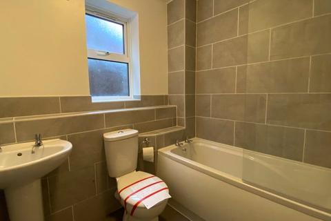Flat 2, Eastview Court Binfield Road, Bracknell, RG42 2BB