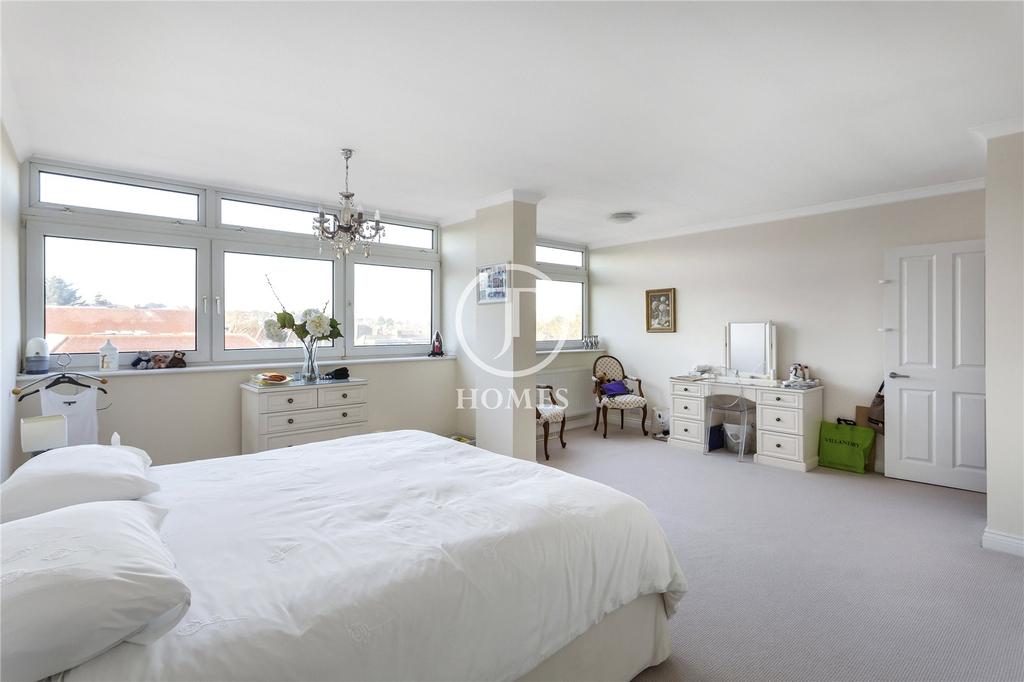 Hendon Hall Court, Parson Street, NW4 2 bed penthouse £535,000
