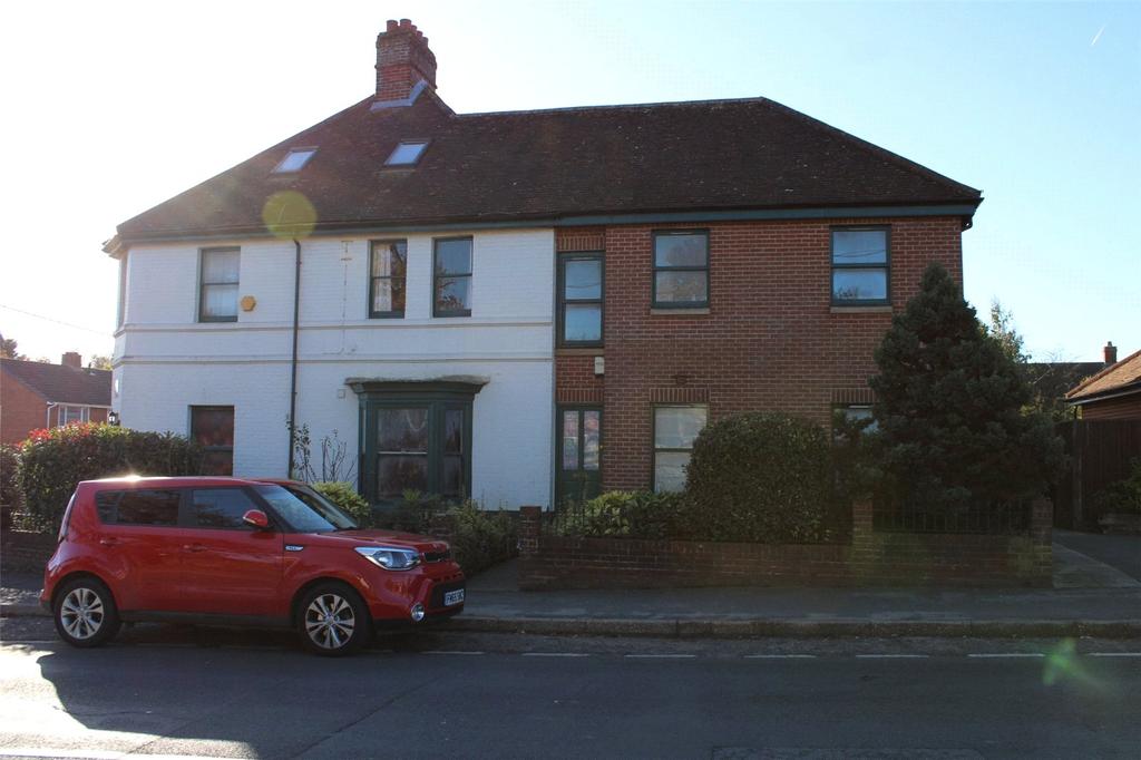 Avenue Court