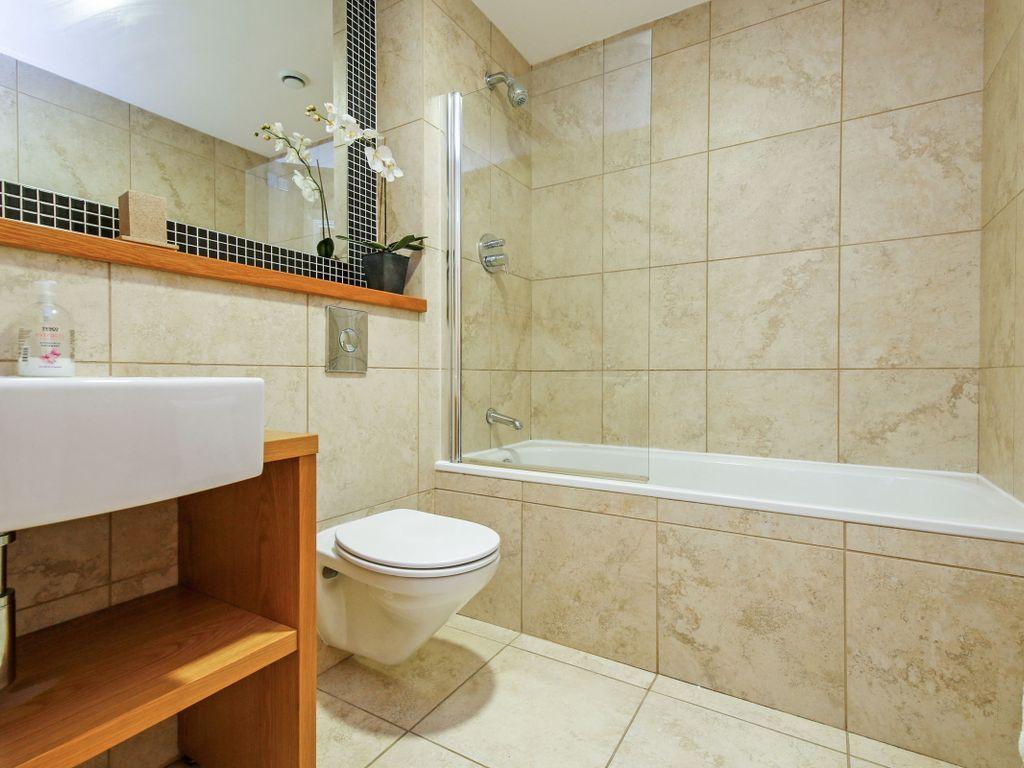 Photograph 9