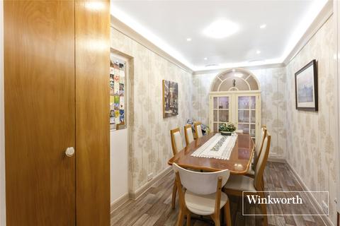 14 Bishops Close, Barnet, EN5 2QH
