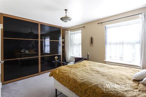 14 Bishops Close, Barnet, EN5 2QH