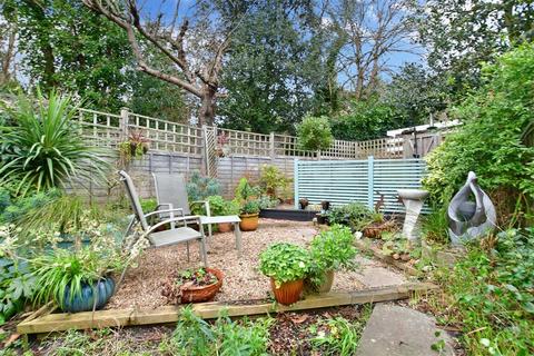 3 Leith Park Road, Gravesend, DA12 1LN